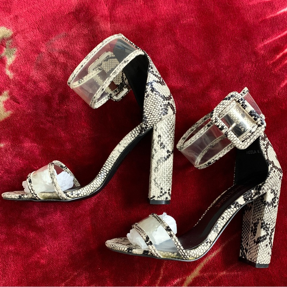 🐍 Faux Snake Skin heels 🐍